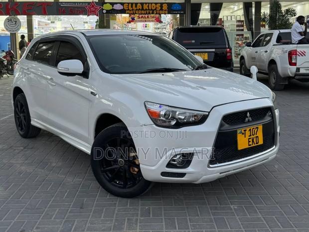 Mitsubishi RVR 2010 White