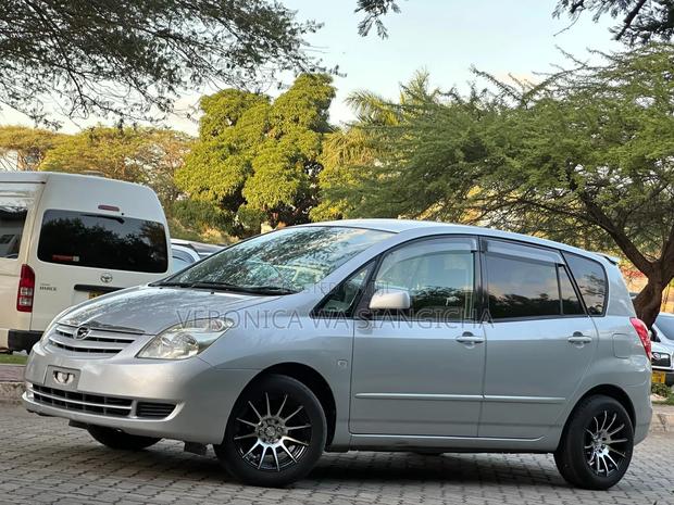 Toyota Corolla Spacio 2005 Silver