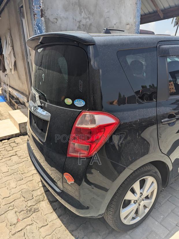 Toyota Ractis 1.5 FWD 2007 Black