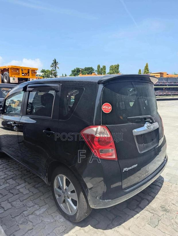 Toyota Ractis 1.5 FWD 2007 Black