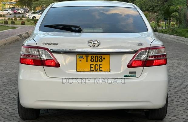 Toyota Premio 2012 White