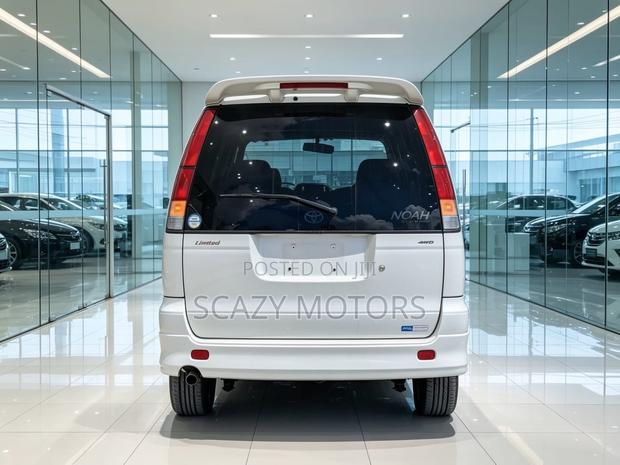 Toyota Noah 2001 White