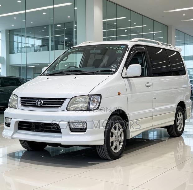 Toyota Noah 2001 White