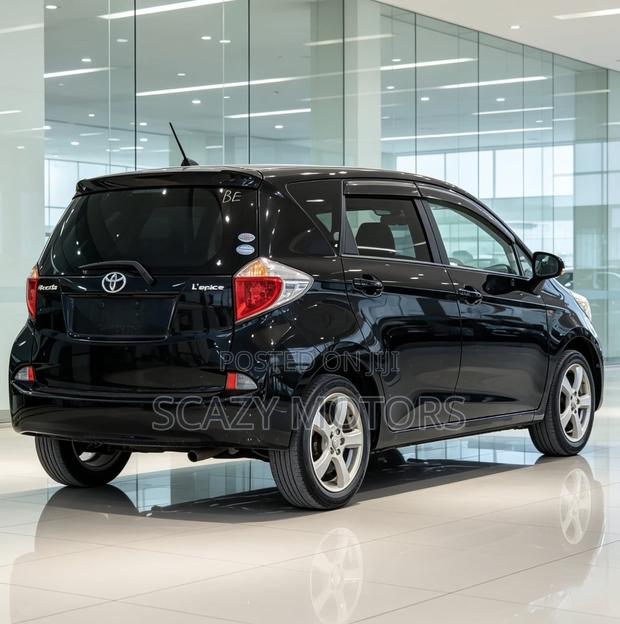 Toyota Ractis 2011 Black