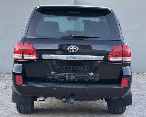 Toyota Land Cruiser 2013 Black