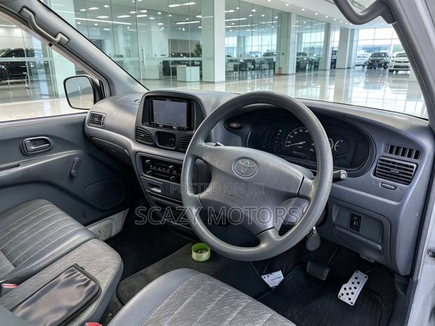 Toyota Noah 2003 White