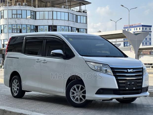 Toyota Noah 2016 White