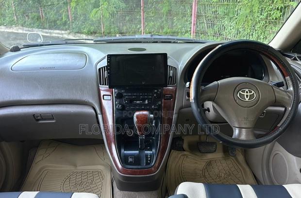 Toyota Harrier 2005