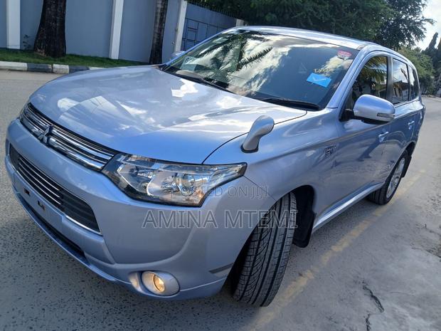 Mitsubishi Outlander 2.4 PHEV AWD 2013 Blue