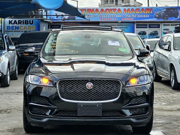 Jaguar F-Pace 20d Premium 2017 Black