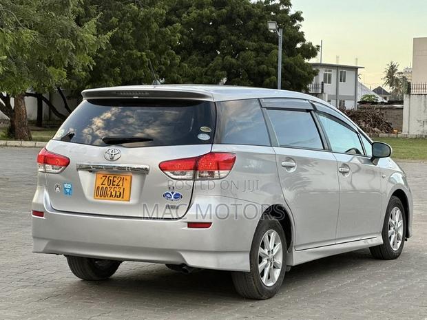 Toyota Wish 2009 Silver