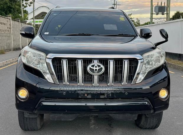 Toyota Land Cruiser Prado 2017 Black
