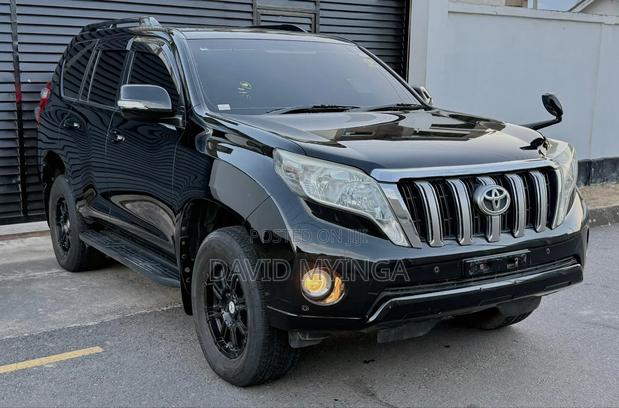 Toyota Land Cruiser Prado 2017 Black