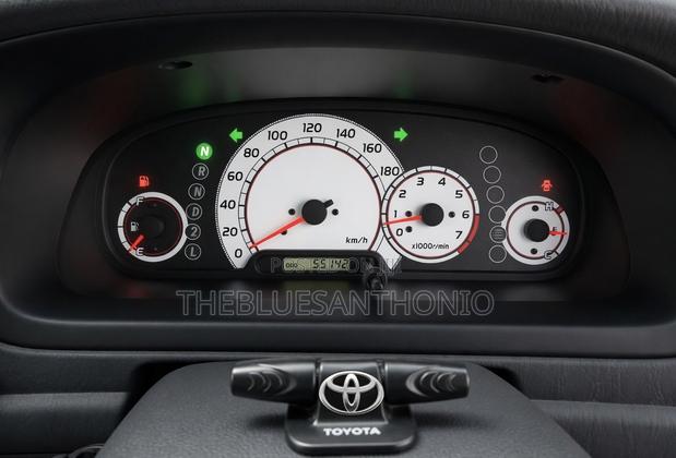 Toyota Noah 2001 White