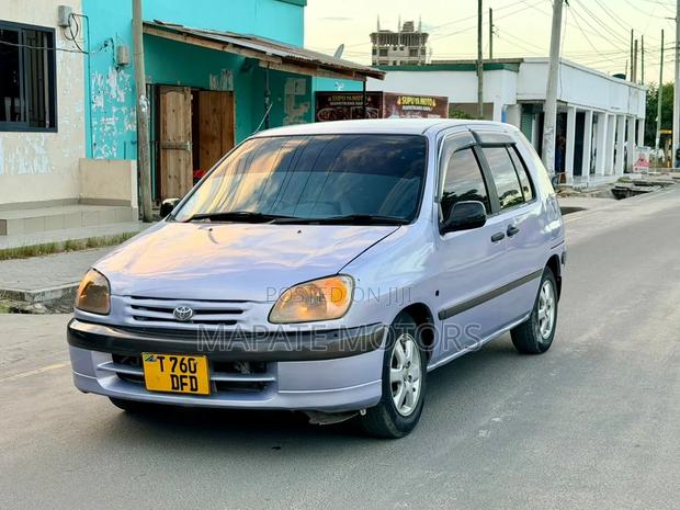 Toyota Raum 1.5 AWD 2003 Blue