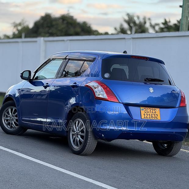 Suzuki Swift 2011 Blue