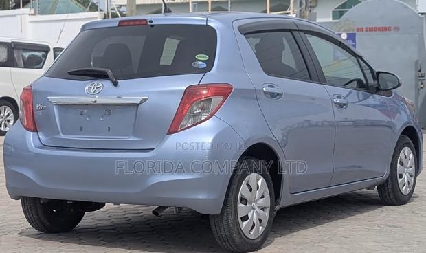 Toyota Vitz 2014 Blue