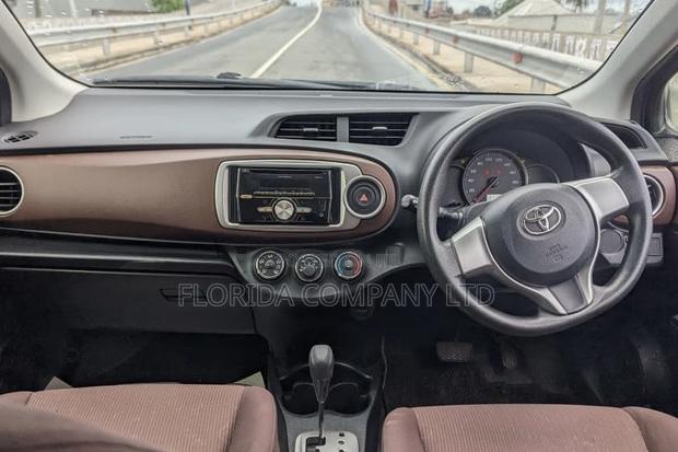 Toyota Vitz 2012 Burgundy