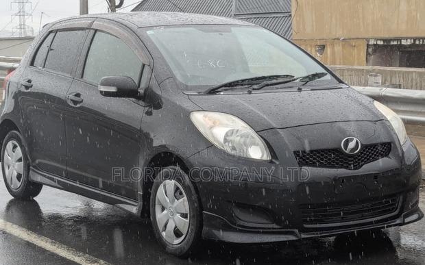 Toyota Vitz 2010 Black