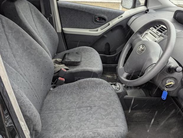 Toyota Vitz 2010 Black