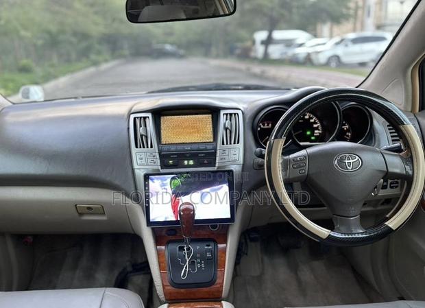 Toyota Harrier 2005 White