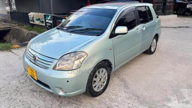 Toyota Raum 2008 Silver