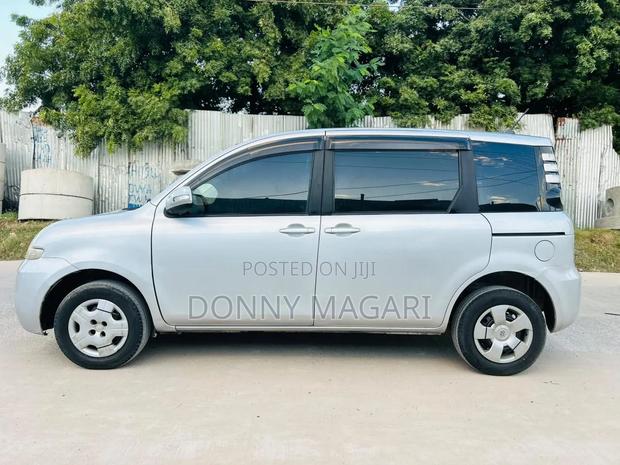 Toyota Sienta 2008 Silver