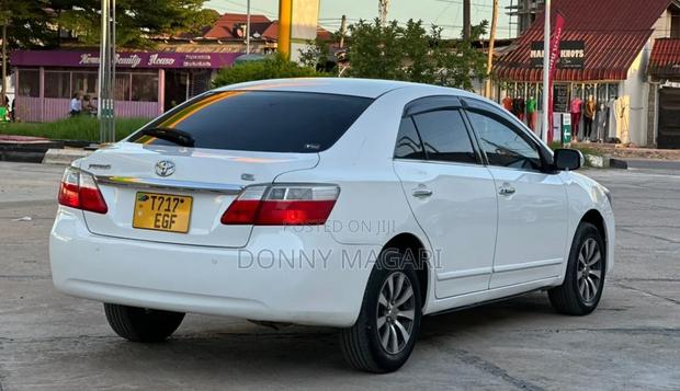 Toyota Premio 2009 White