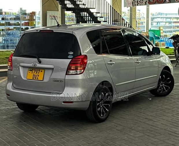 Toyota Corolla Spacio 2004 Silver