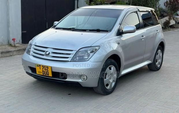 Toyota IST 2005 Silver