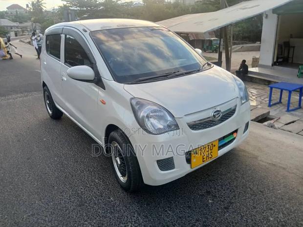 Daihatsu Mira 2005 White