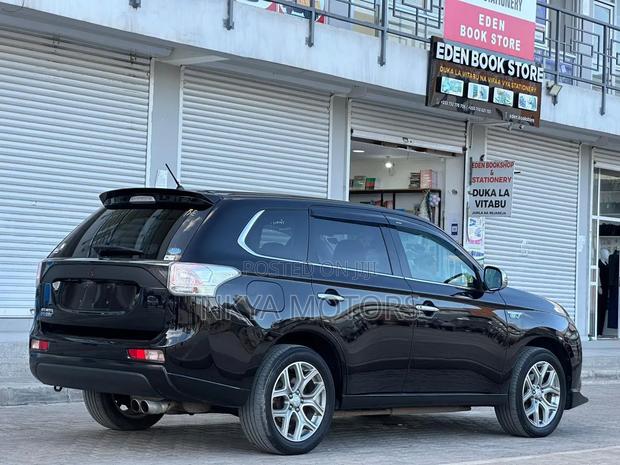 Mitsubishi Outlander 2016 Black