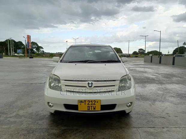 Toyota IST 2004 Pearl
