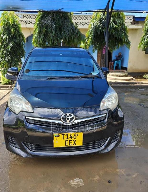 Toyota Ractis 2011 Black