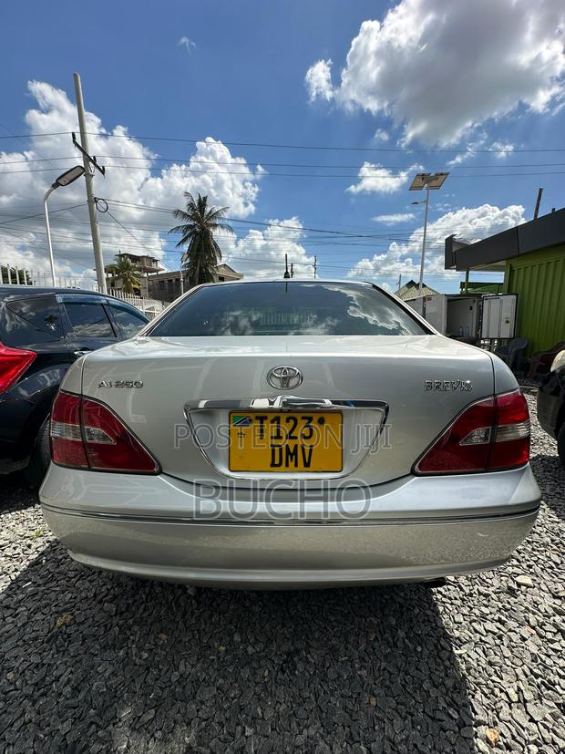 Toyota Brevis 2003 Silver