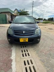 Toyota IST 2004 Black for sale