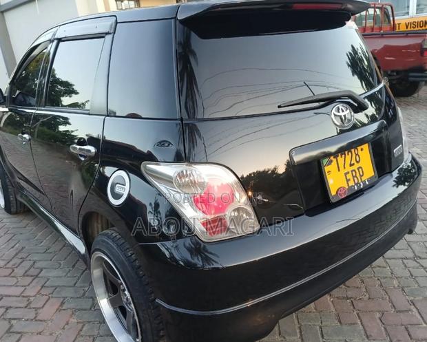 Toyota IST 2003 Black