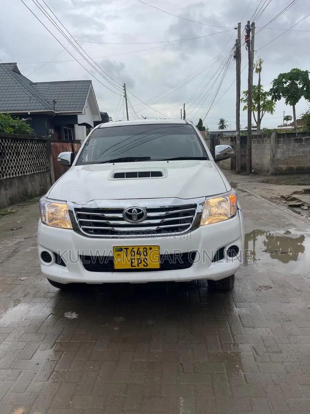 Toyota Hilux 2008 White