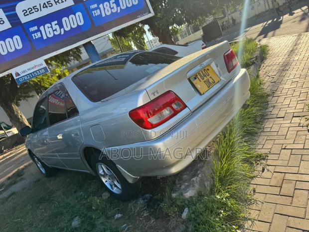Toyota Carina 1.8 FWD Sedan 2001 Silver