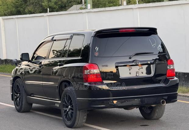 Toyota Kluger 2004 Black
