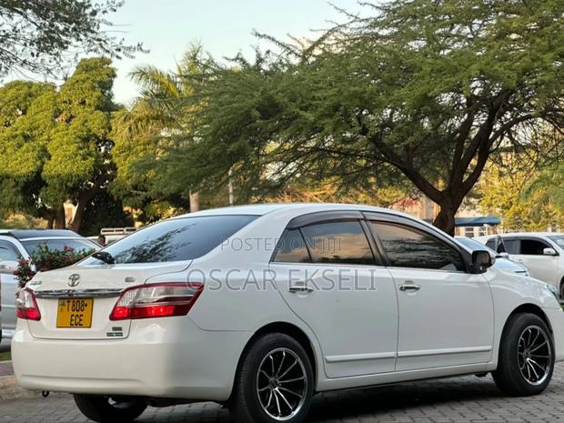 Toyota Premio 2012 White