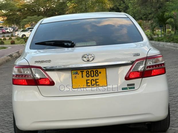 Toyota Premio 2012 White