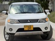 Mitsubishi Outlander 2009 White for sale