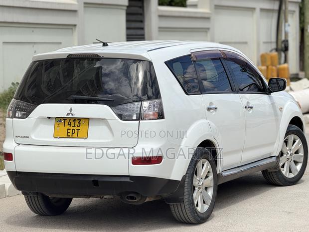 Mitsubishi Outlander 2009 White
