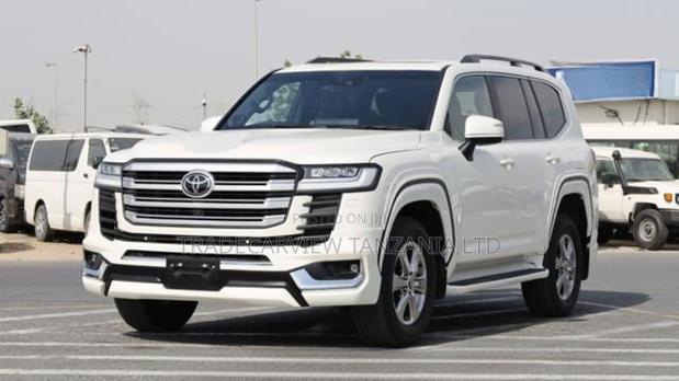 New Toyota Land Cruiser LC300 2024 Pearl