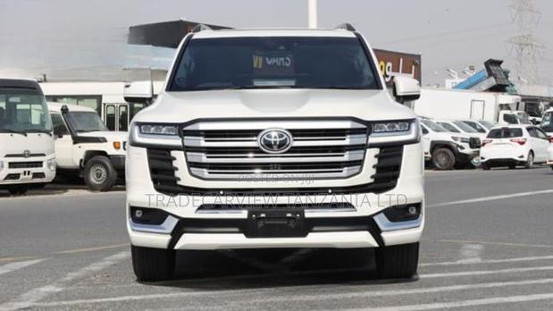 New Toyota Land Cruiser LC300 2024 Pearl