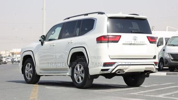 New Toyota Land Cruiser LC300 2024 Pearl