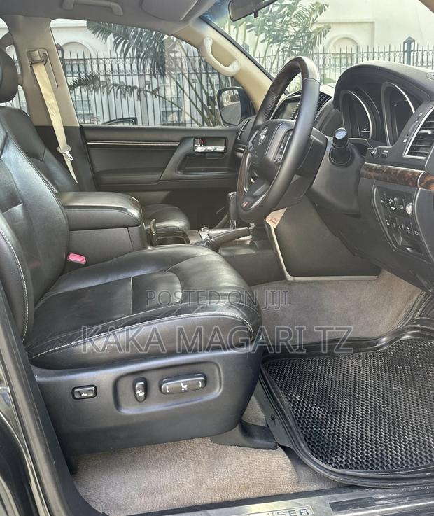 Toyota Land Cruiser 2013 Black