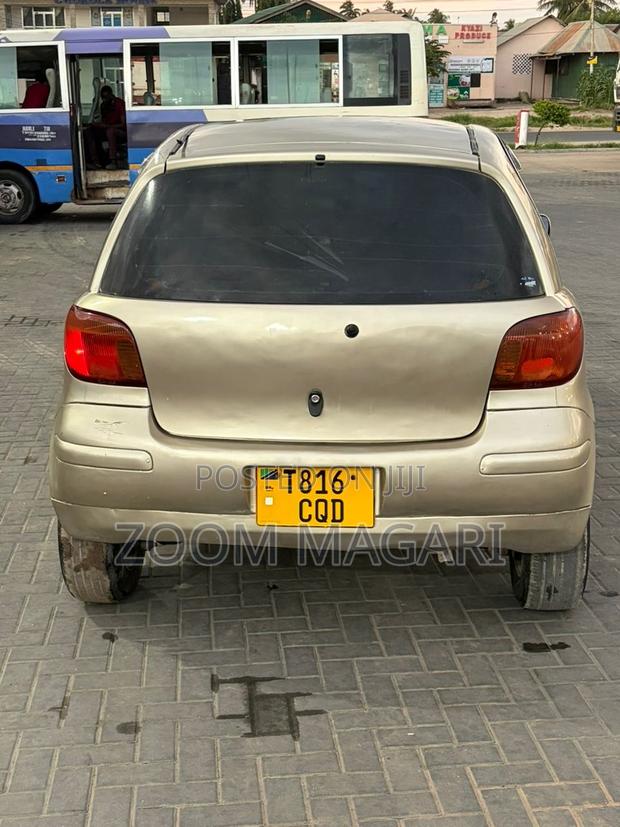 Toyota Vitz 2003 Beige