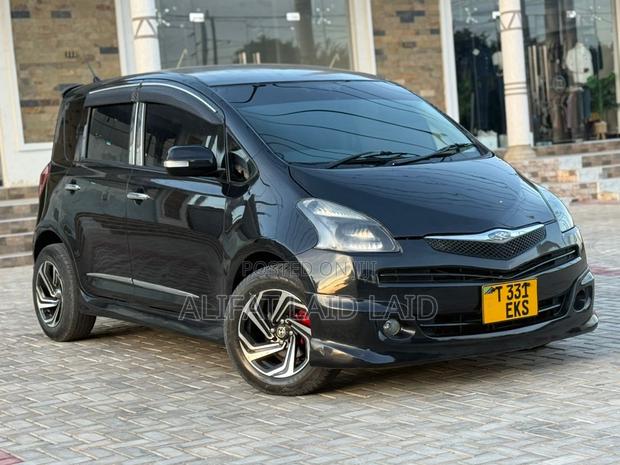 Toyota Ractis 1.3 FWD 2006 Black